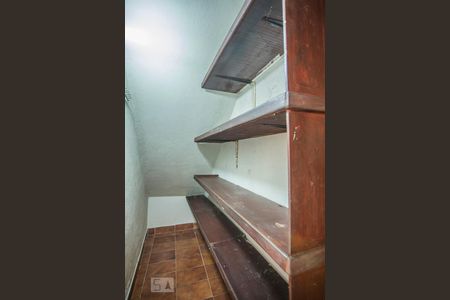 Casa à venda com 200m², 2 quartos e 2 vagas Casa à venda com 200m², 2 quartos e 2 vagasDispensa