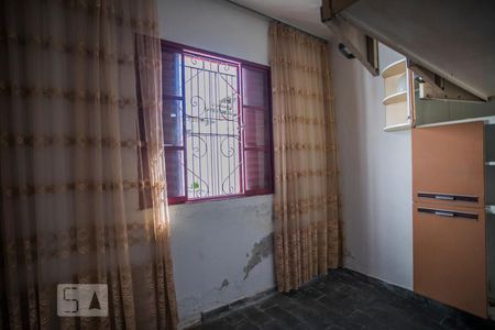 Casa à venda com 200m², 2 quartos e 2 vagas Casa à venda com 200m², 2 quartos e 2 vagasQuarto de Serviço