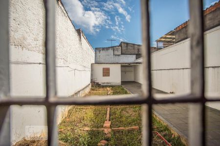 Casa à venda com 200m², 2 quartos e 2 vagas Casa à venda com 200m², 2 quartos e 2 vagasVista do Quarto de Serviço