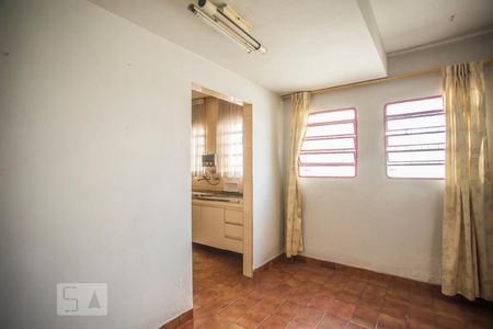 Casa à venda com 200m², 2 quartos e 2 vagas Casa à venda com 200m², 2 quartos e 2 vagasCopa