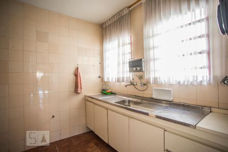 Casa à venda com 200m², 2 quartos e 2 vagas Casa à venda com 200m², 2 quartos e 2 vagasCozinha