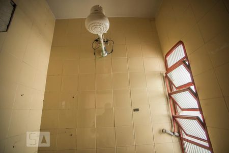 Casa à venda com 200m², 2 quartos e 2 vagas Casa à venda com 200m², 2 quartos e 2 vagasBanheiro de Serviço - Chuveiro