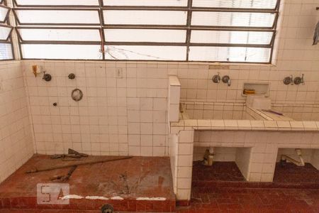 Casa para alugar com 750m², 7 quartos e 6 vagas Casa para alugar com 750m², 7 quartos e 6 vagasLavanderia