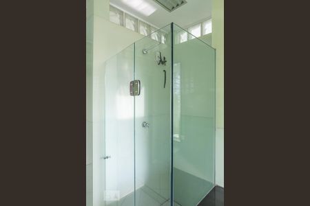 Casa para alugar com 750m², 7 quartos e 6 vagas Casa para alugar com 750m², 7 quartos e 6 vagasBanheiro (conjugado) Suíte 3