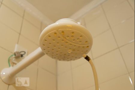 Casa à venda com 110m², 3 quartos e 2 vagas Casa à venda com 110m², 3 quartos e 2 vagasChuveiro