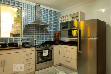 Casa à venda com 110m², 3 quartos e 2 vagas Casa à venda com 110m², 3 quartos e 2 vagasCozinha