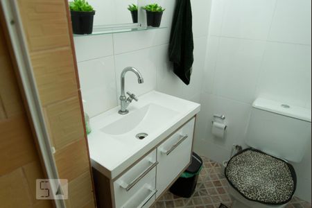 Casa à venda com 110m², 3 quartos e 2 vagas Casa à venda com 110m², 3 quartos e 2 vagasBanheiro