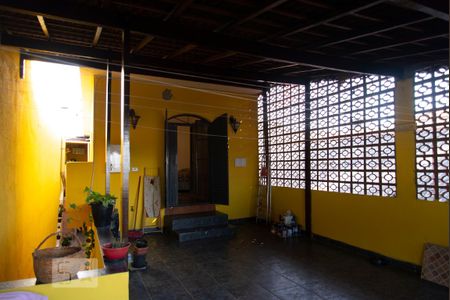 Casa à venda com 110m², 3 quartos e 2 vagas Casa à venda com 110m², 3 quartos e 2 vagasTerraço