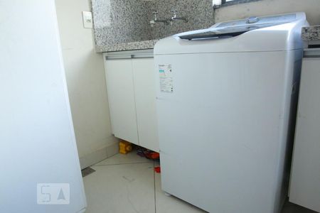 Apartamento à venda com 73m², 3 quartos e 2 vagasLavanderia