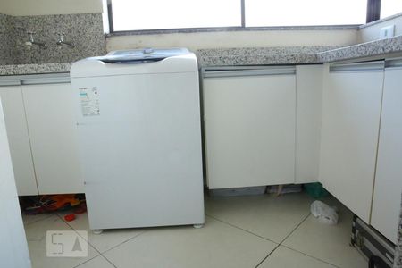 Apartamento à venda com 73m², 3 quartos e 2 vagasLavanderia