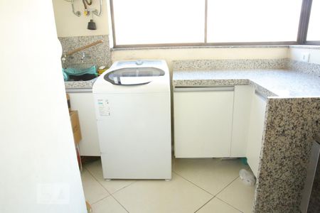 Apartamento à venda com 73m², 3 quartos e 2 vagasLavanderia