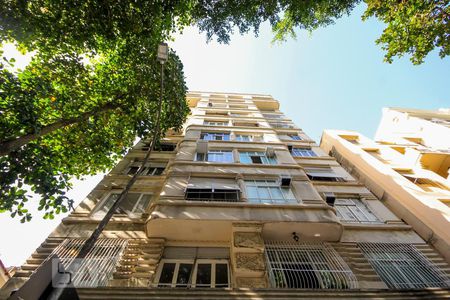 Apartamento à venda com 45m², 1 quarto e sem vaga Apartamento à venda com 45m², 1 quarto e sem vagaFachada