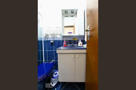Casa à venda com 225m², 3 quartos e 2 vagas Casa à venda com 225m², 3 quartos e 2 vagasBanheiro