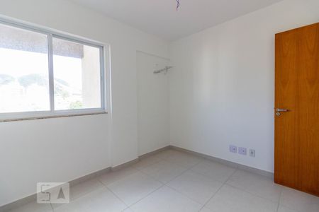 Quarto 1 de apartamento para alugar com 2 quartos, 70m² em Vila Valqueire, Rio de Janeiro