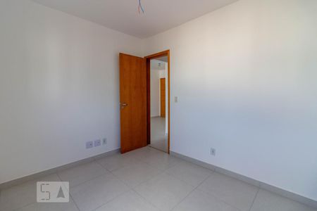 Quarto 1 de apartamento para alugar com 2 quartos, 70m² em Vila Valqueire, Rio de Janeiro