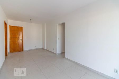 Sala de apartamento para alugar com 2 quartos, 70m² em Vila Valqueire, Rio de Janeiro