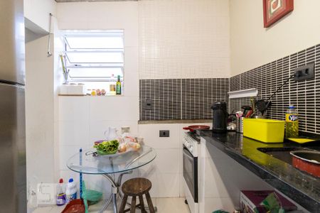 Casa à venda com 220m², 2 quartos e 2 vagasCozinha