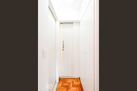 Apartamento à venda com 135m², 4 quartos e 1 vagaHall Banheiros