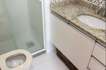 Apartamento à venda com 75m², 3 quartos e 1 vaga Apartamento à venda com 75m², 3 quartos e 1 vagaBanheiro Social