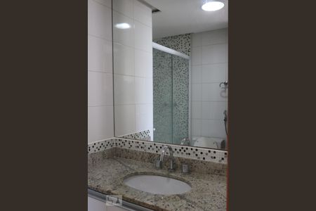 Apartamento à venda com 75m², 3 quartos e 1 vaga Apartamento à venda com 75m², 3 quartos e 1 vagaBanheiro Social