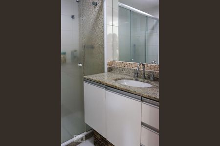 Apartamento à venda com 75m², 3 quartos e 1 vaga Apartamento à venda com 75m², 3 quartos e 1 vagaBanheiro da Suíte