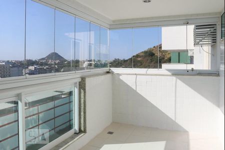 Apartamento à venda com 75m², 3 quartos e 1 vaga Apartamento à venda com 75m², 3 quartos e 1 vagaVaranda da Sala