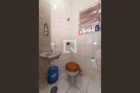 Casa à venda com 200m², 4 quartos e 4 vagasEdícula - Banheiro - Piso Superior