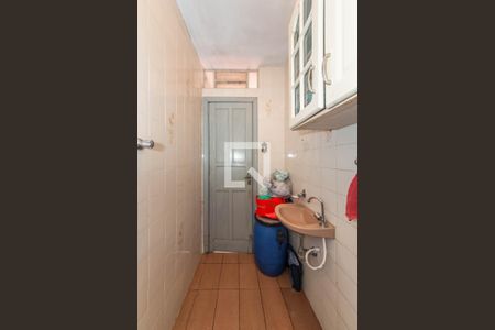 Casa à venda com 200m², 4 quartos e 4 vagasEdicula - Banheiro - Piso Inferior