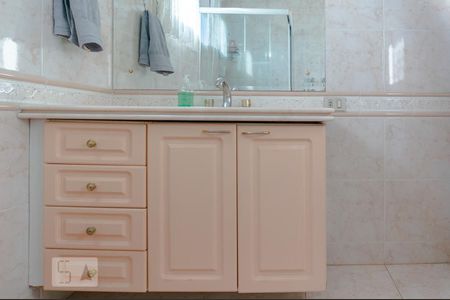 Apartamento à venda com 370m², 4 quartos e 4 vagas Apartamento à venda com 370m², 4 quartos e 4 vagasBanheiro da Suíte 2