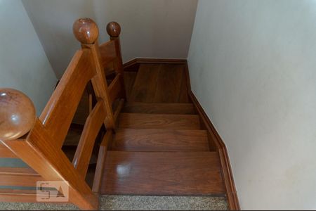 Apartamento à venda com 370m², 4 quartos e 4 vagas Apartamento à venda com 370m², 4 quartos e 4 vagasEscada