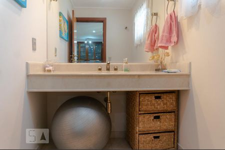 Apartamento à venda com 370m², 4 quartos e 4 vagas Apartamento à venda com 370m², 4 quartos e 4 vagasLavabo 2