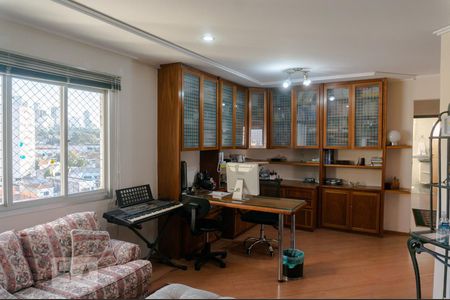 Apartamento à venda com 370m², 4 quartos e 4 vagas Apartamento à venda com 370m², 4 quartos e 4 vagasEscritório