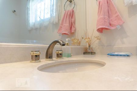 Apartamento à venda com 370m², 4 quartos e 4 vagas Apartamento à venda com 370m², 4 quartos e 4 vagasLavabo 2