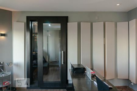 Apartamento à venda com 370m², 4 quartos e 4 vagas Apartamento à venda com 370m², 4 quartos e 4 vagasEscritório 2