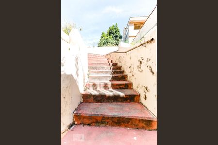 Casa à venda com 250m², 4 quartos e 2 vagasEscadas Entrada