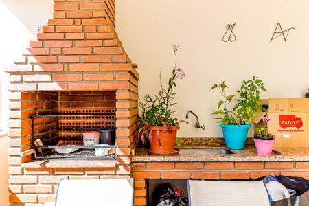 Casa à venda com 250m², 4 quartos e 2 vagasChurrasqueira