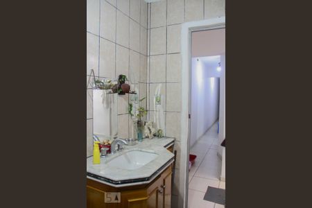 Casa à venda com 153m², 2 quartos e 1 vagaBanheiro