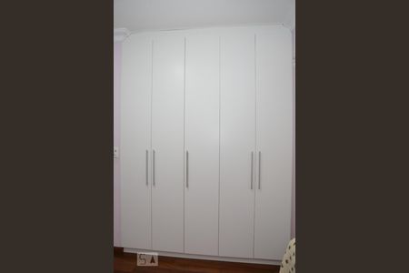 Apartamento à venda com 120m², 3 quartos e 3 vagasQuarto 2 - Armários