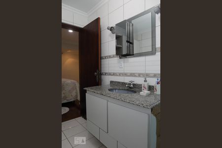 Apartamento à venda com 120m², 3 quartos e 3 vagasBanheiro do Quarto 1