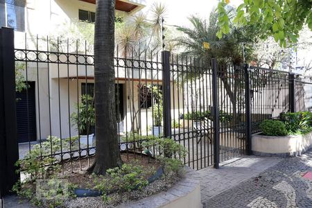 Apartamento à venda com 99m², 3 quartos e 2 vagasFachada