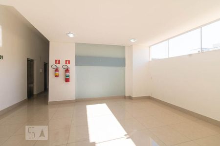 Apartamento à venda com 60m², 2 quartos e 1 vaga Apartamento à venda com 60m², 2 quartos e 1 vagaHall de Entrada do Condomínio