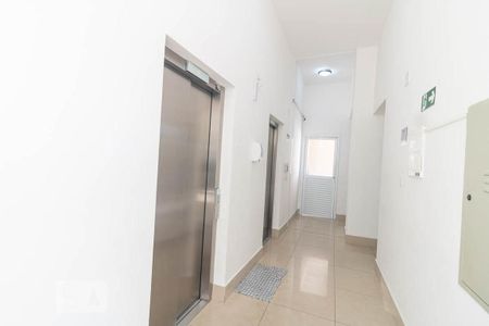 Apartamento à venda com 60m², 2 quartos e 1 vaga Apartamento à venda com 60m², 2 quartos e 1 vagaHall de Entrada do Condomínio