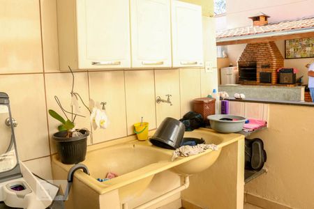 Casa à venda com 140m², 3 quartos e 15 vagas Casa à venda com 140m², 3 quartos e 15 vagasÁrea de Serviço