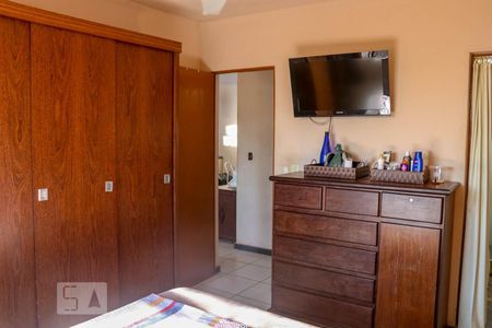 Casa à venda com 140m², 3 quartos e 15 vagas Casa à venda com 140m², 3 quartos e 15 vagasQuarto Suíte