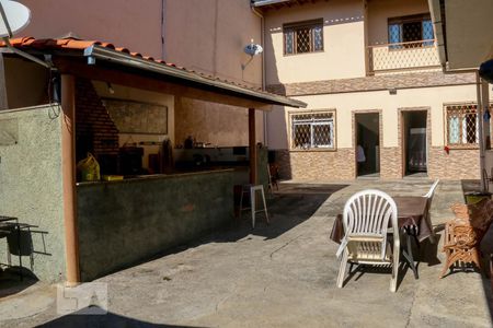 Casa à venda com 140m², 3 quartos e 15 vagas Casa à venda com 140m², 3 quartos e 15 vagasÁrea Externa