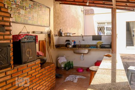 Casa à venda com 140m², 3 quartos e 15 vagas Casa à venda com 140m², 3 quartos e 15 vagasÁrea Gourmet