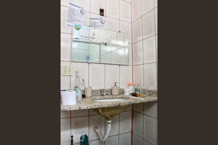 Casa à venda com 140m², 3 quartos e 15 vagas Casa à venda com 140m², 3 quartos e 15 vagasBanheiro Social