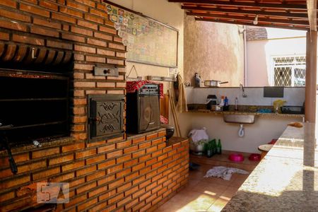 Casa à venda com 140m², 3 quartos e 15 vagas Casa à venda com 140m², 3 quartos e 15 vagasÁrea Gourmet