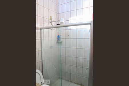 Casa à venda com 140m², 3 quartos e 15 vagas Casa à venda com 140m², 3 quartos e 15 vagasBanheiro Social