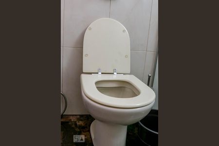 Casa à venda com 140m², 3 quartos e 15 vagas Casa à venda com 140m², 3 quartos e 15 vagasBanheiro da Suíte